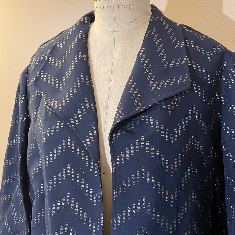 Chico’s Chevron Jacket in dark blue and silver (size 2) - Picture 2 of 9